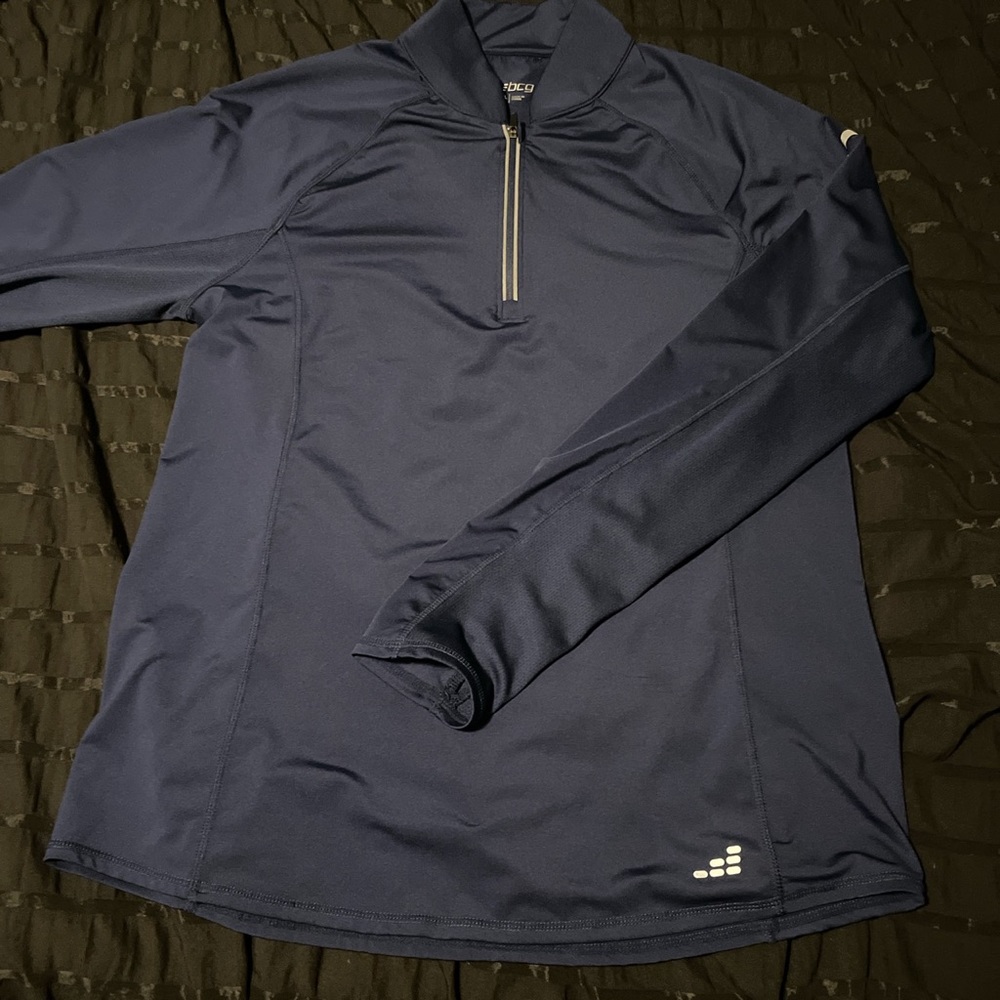 Athletic pullover